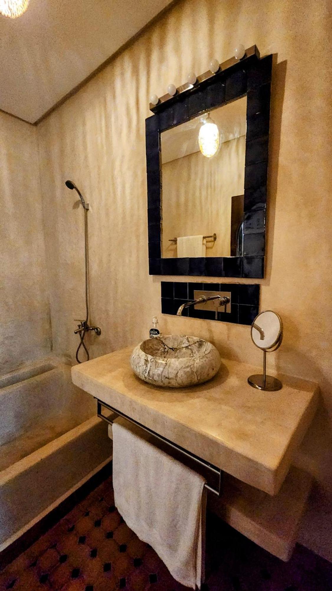 Riad Lily Rabat Exterior foto